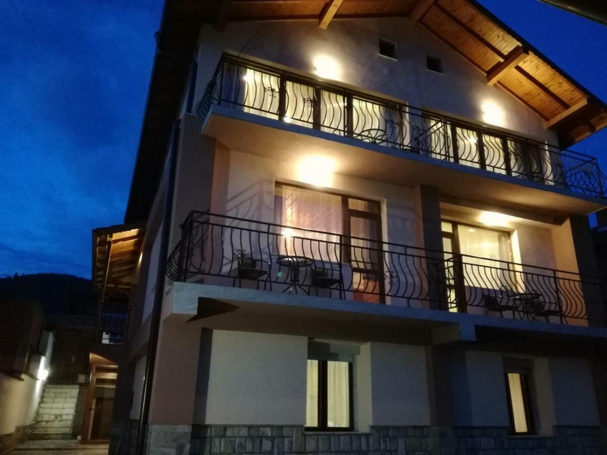 Къща Генчеви Hotel Sarnitsa Exterior photo